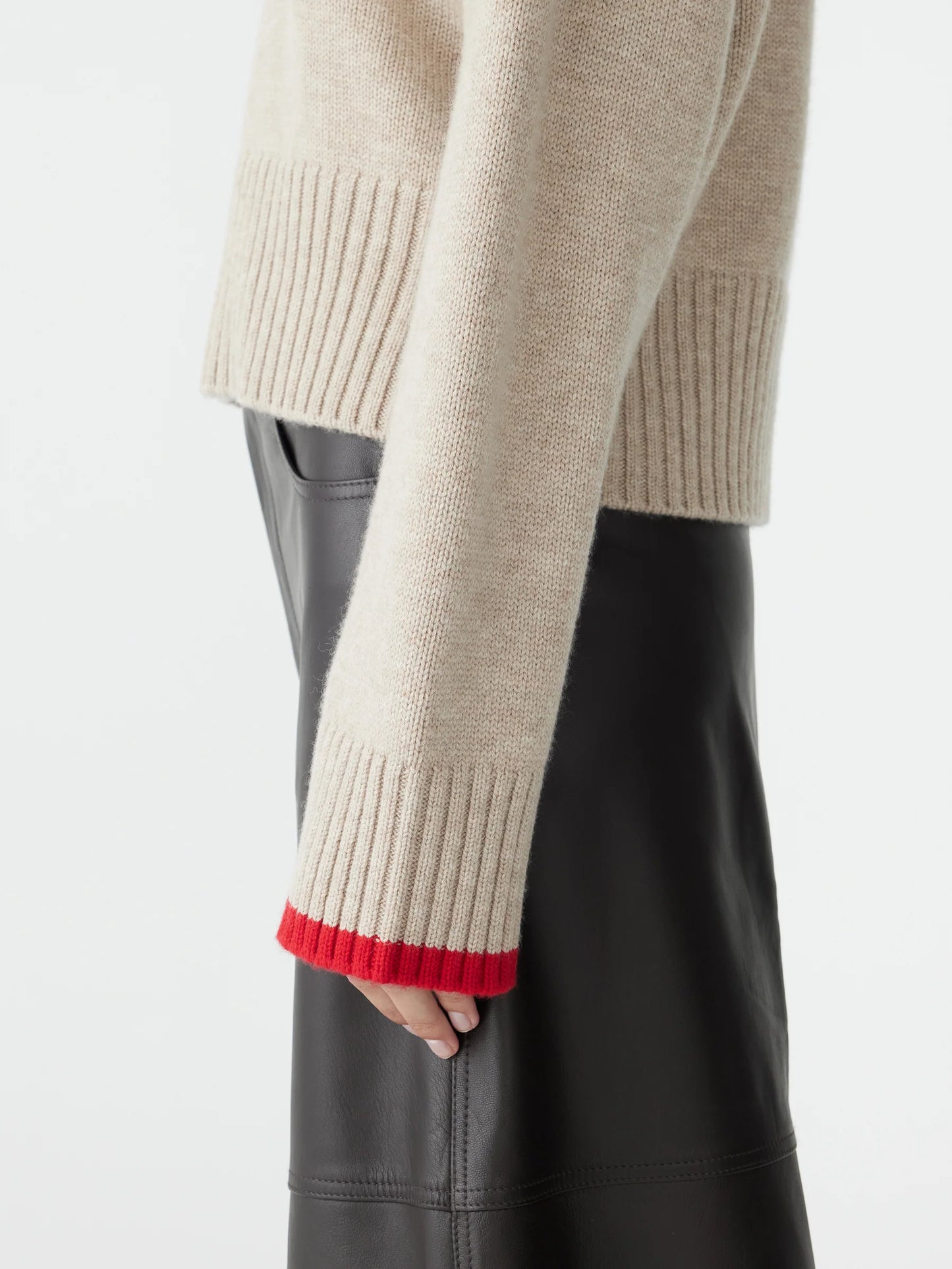 BASSIKE High V Contrast Knit-oatmeal/red