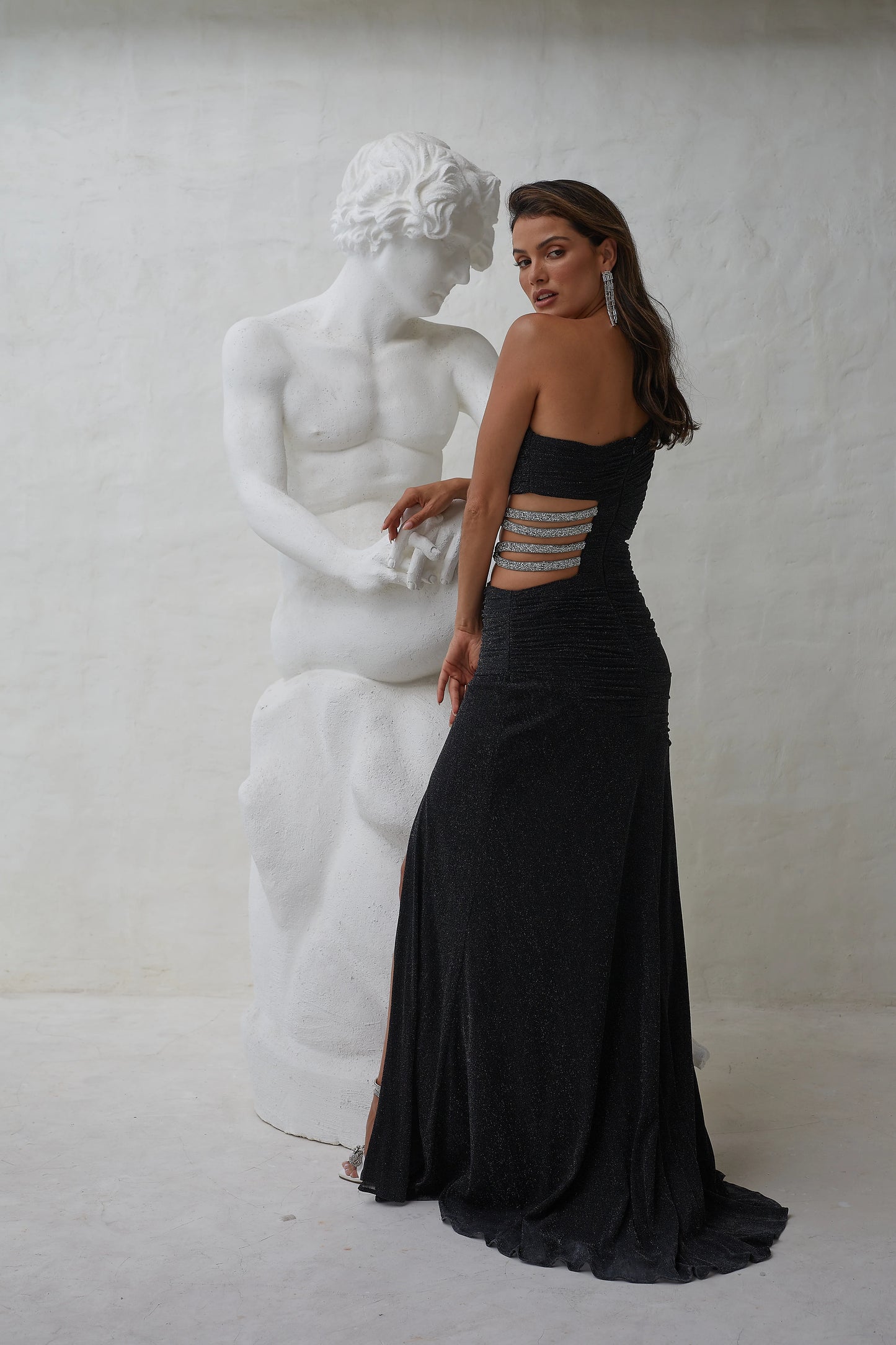 TANIA OLSEN Mar gown Black