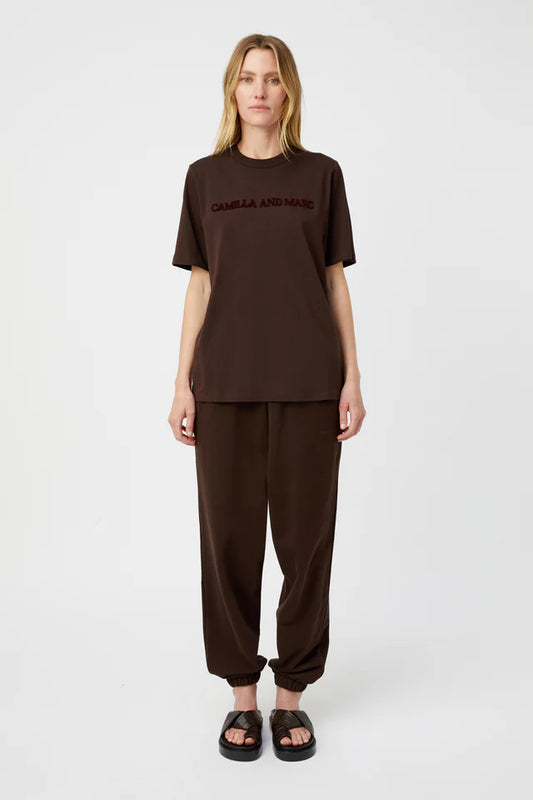 CAMILLA AND MARC Tia Flocking Logo Tee-bitter chocolate