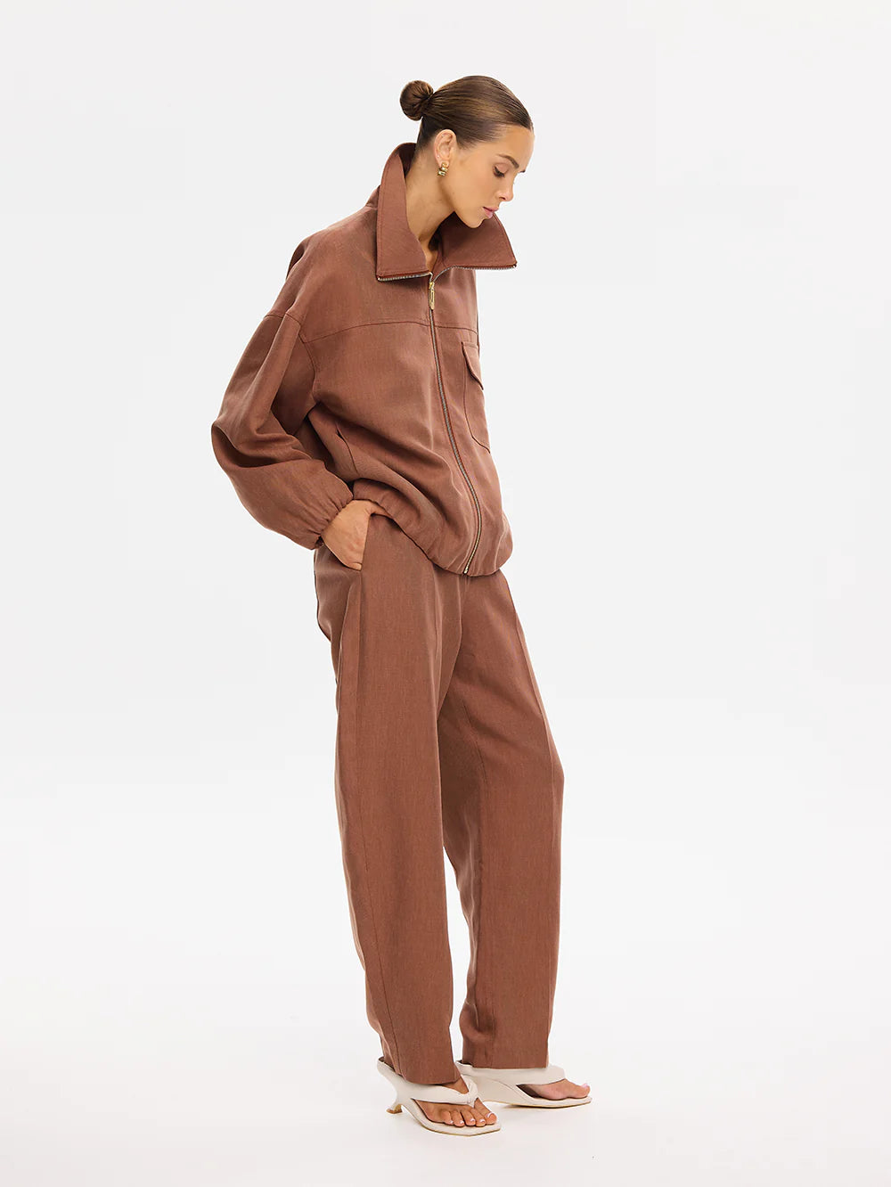 KIVARI - Cass Kacket in Chocolate