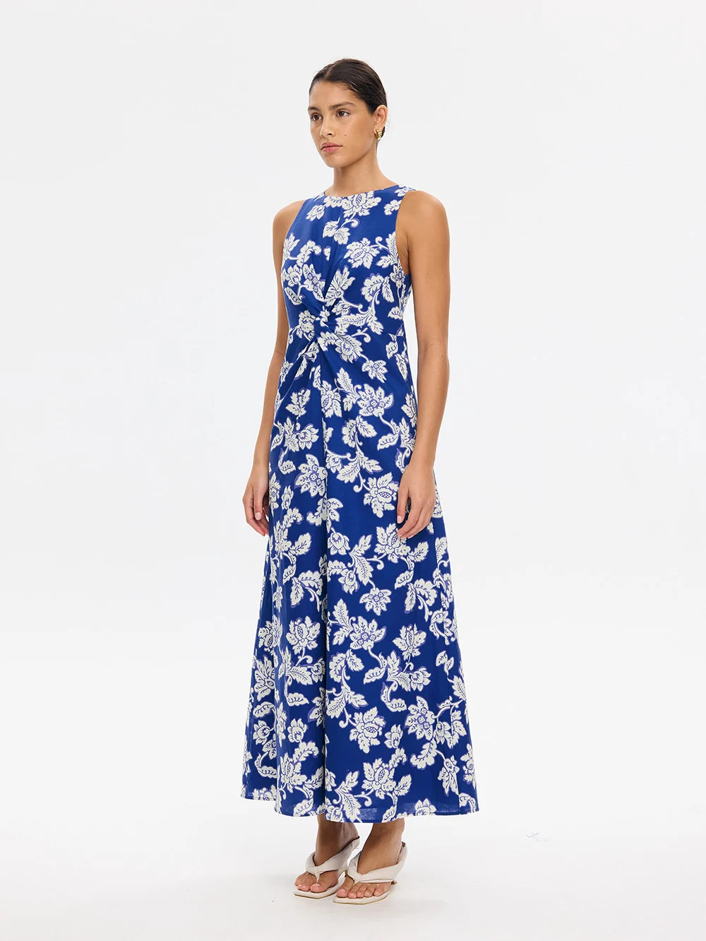 KIVARI - Linda Maxi Dress in Blue Floral