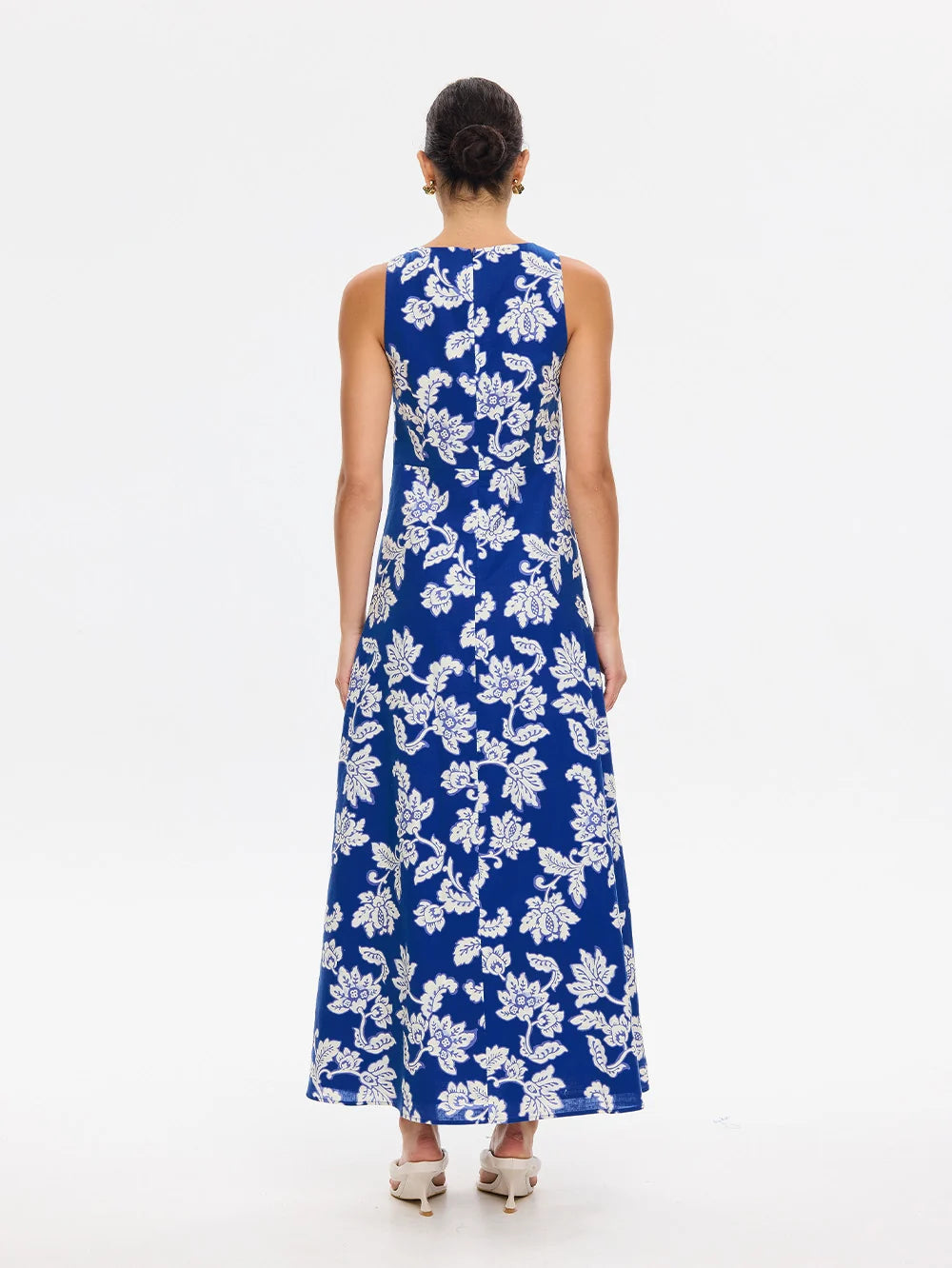 KIVARI - Linda Maxi Dress in Blue Floral