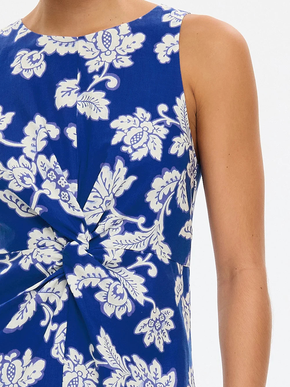 KIVARI - Linda Maxi Dress in Blue Floral