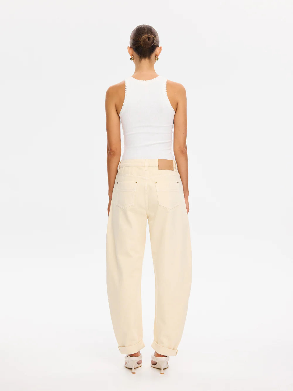 KIVARI - Evita Denim Barrel Jean in Cream