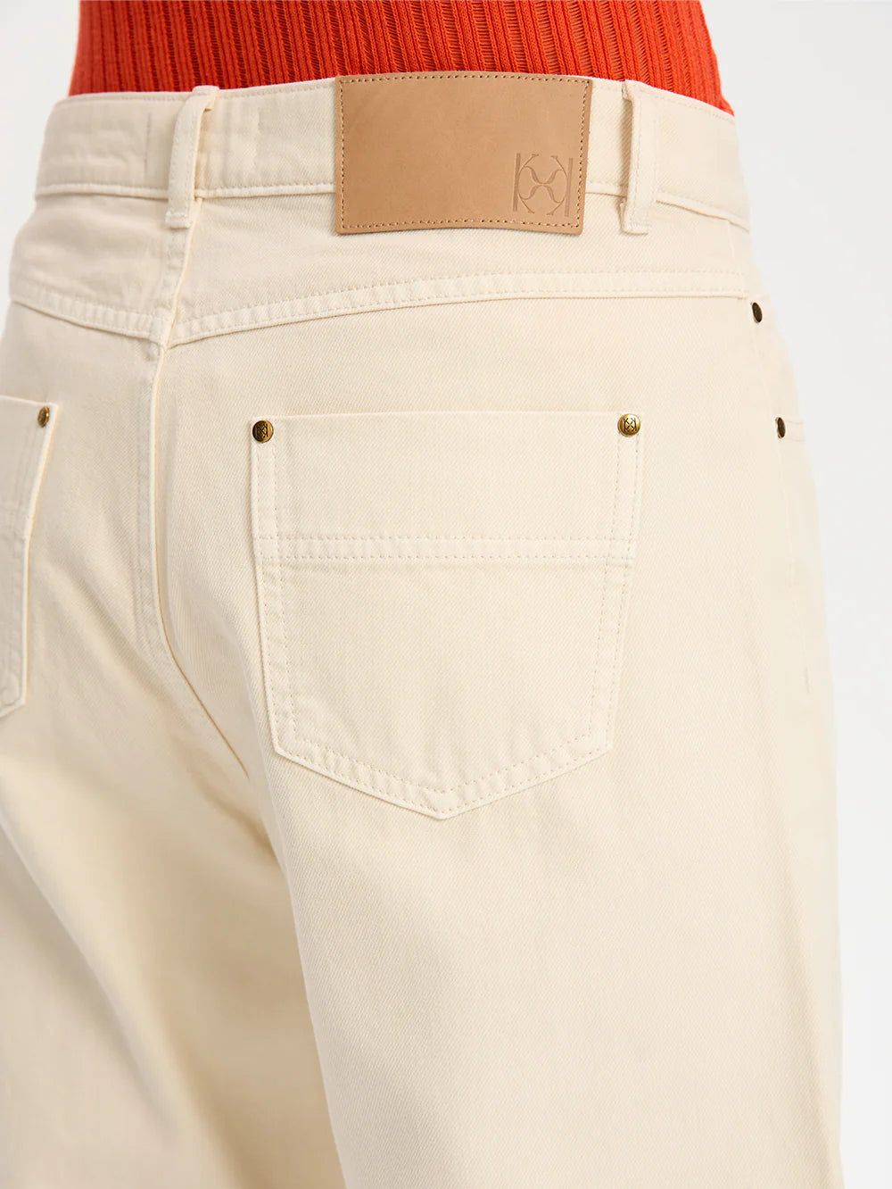 KIVARI - Evita Denim Barrel Jean in Cream