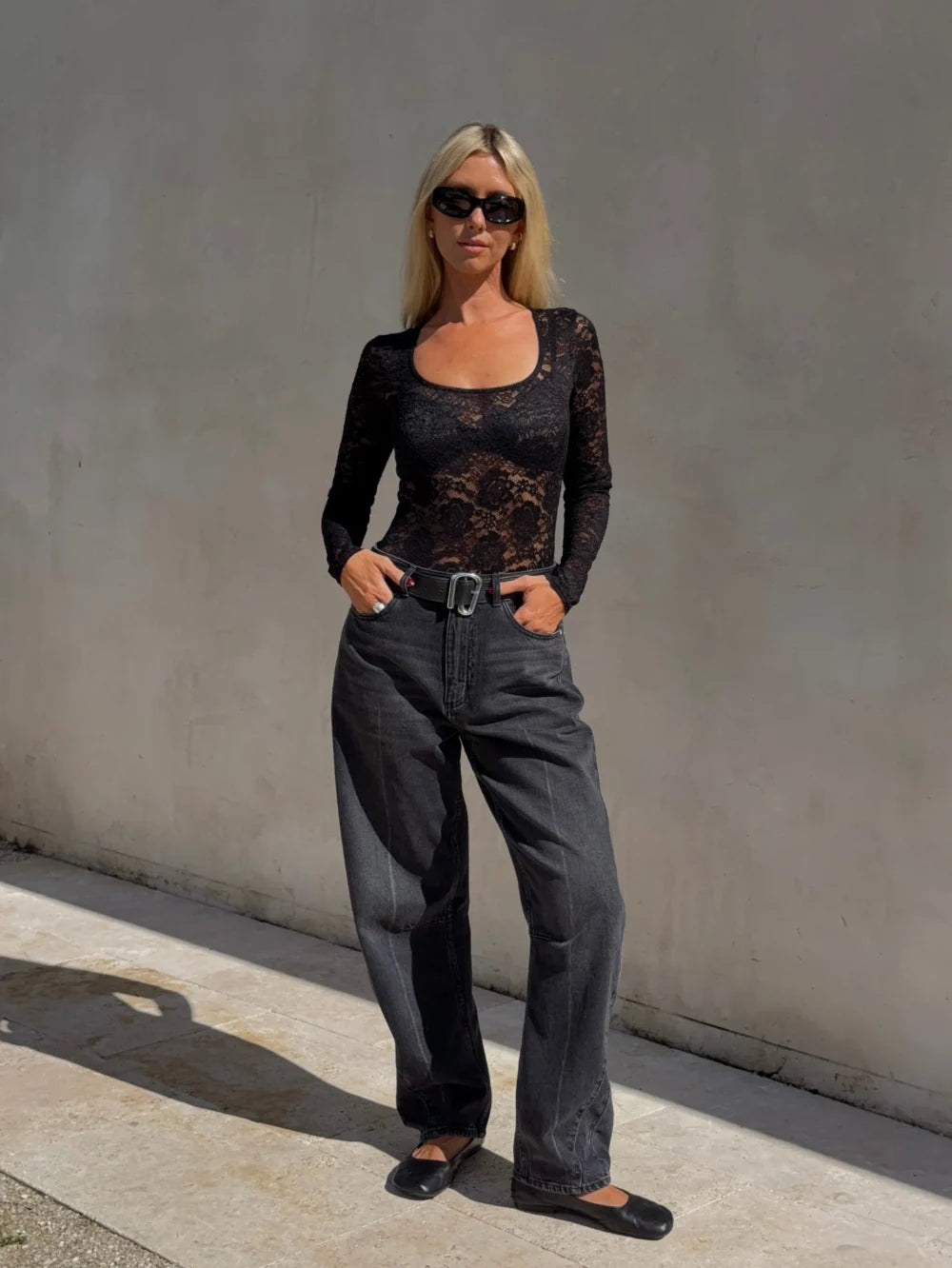 KIVARI - Dylan Barrel Jean in Black