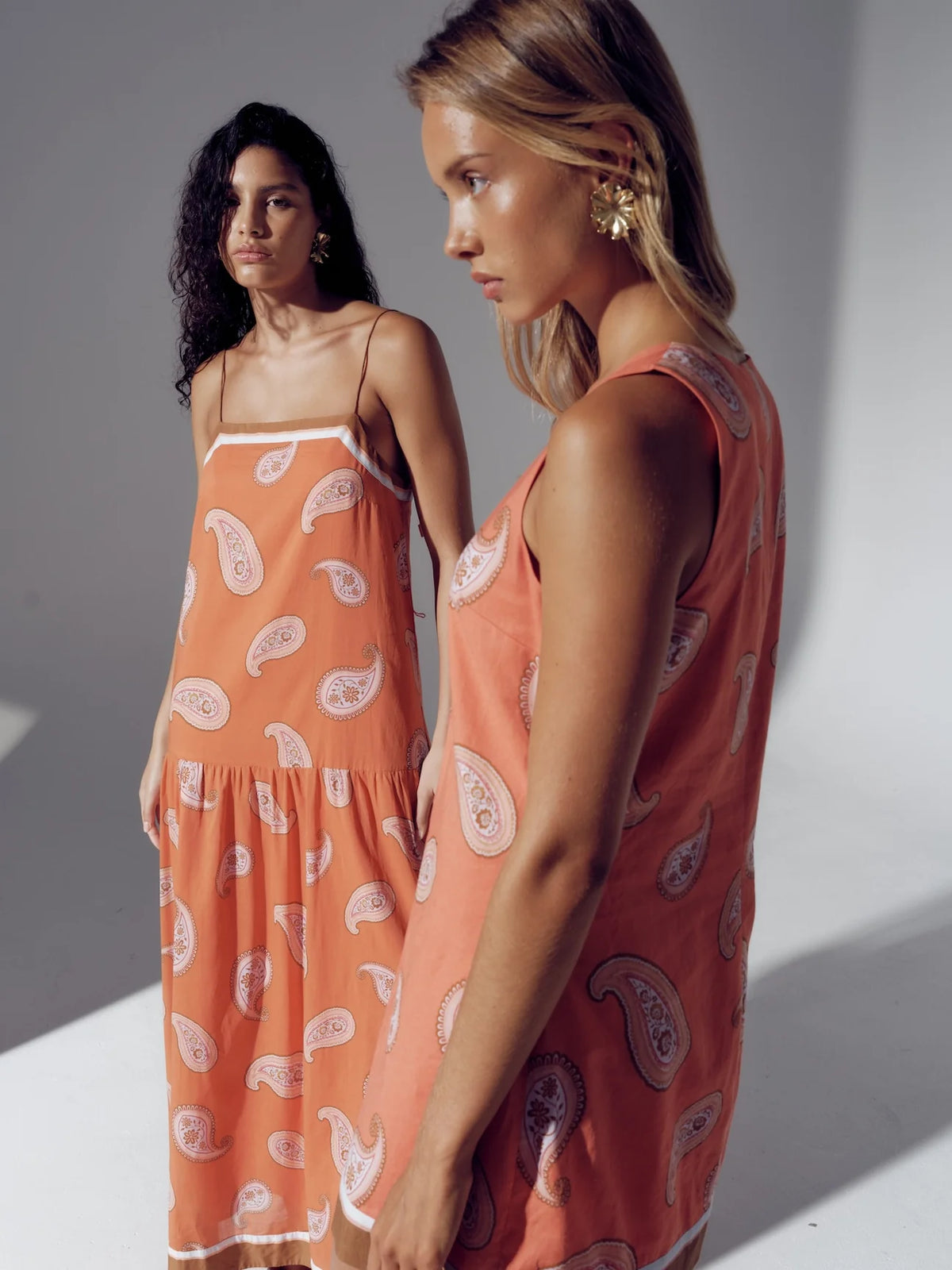 KIVARI - Ezra Maxi Dress IN CORAL