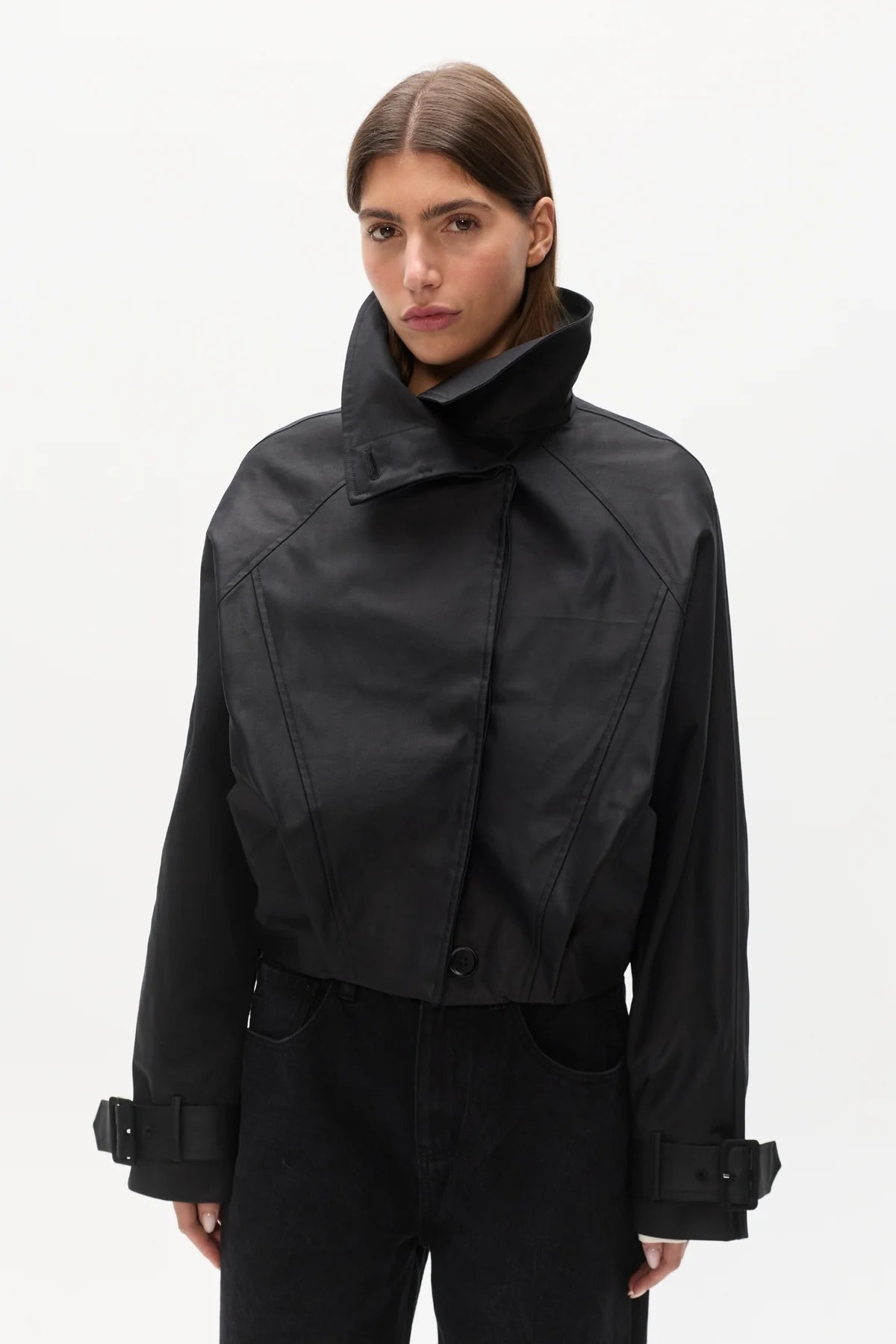 BAYSE - Koa Cropped Coat in Black