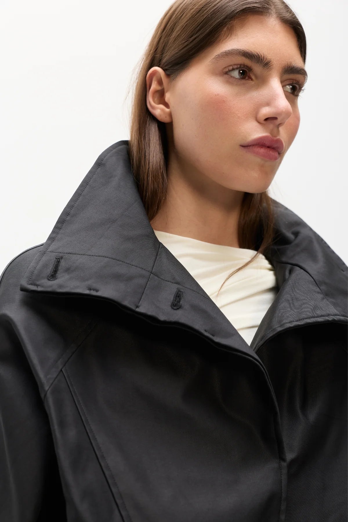 BAYSE - Koa Cropped Coat in Black