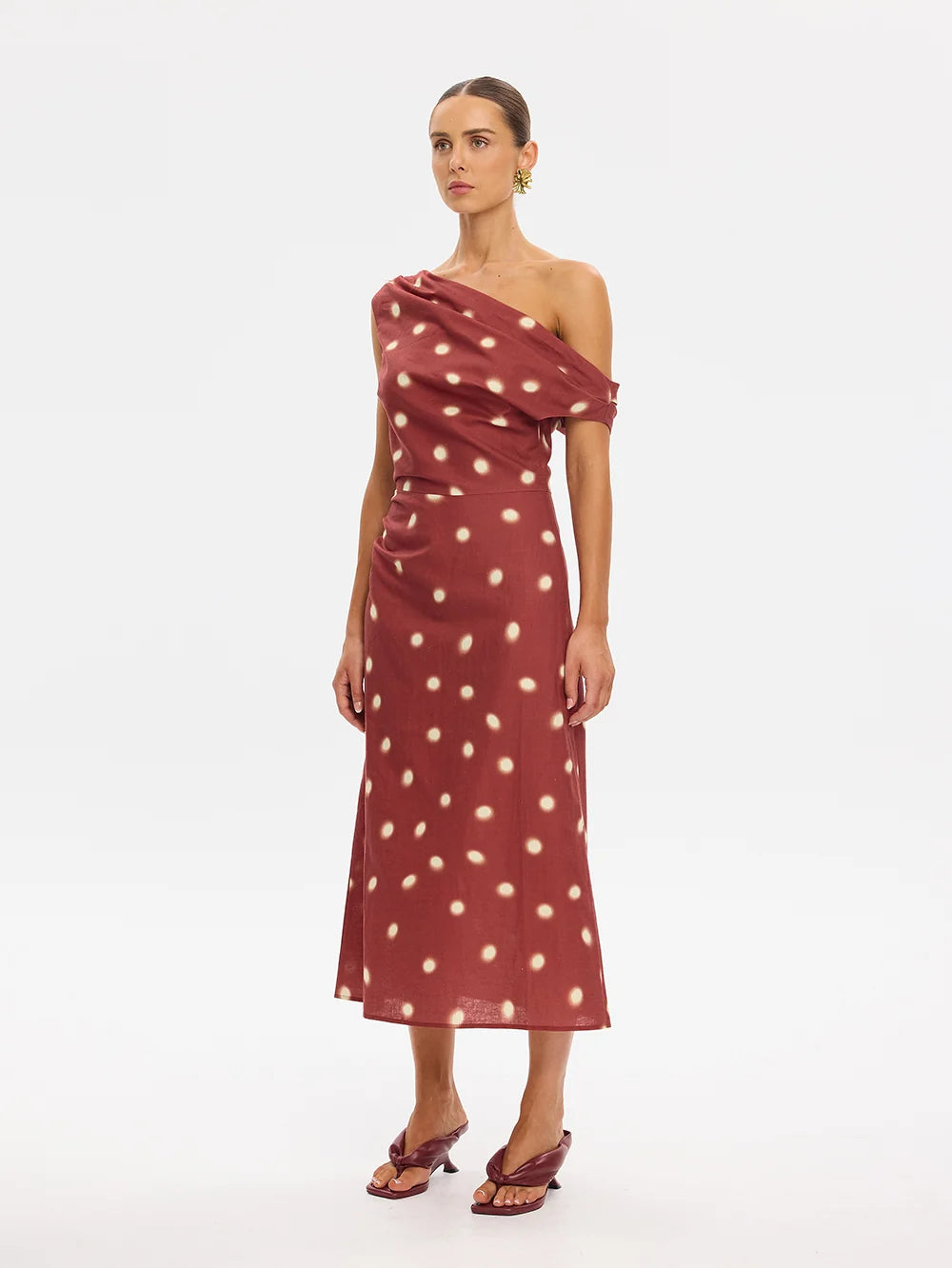 KIVARI - Saro Midi Dress in Brick