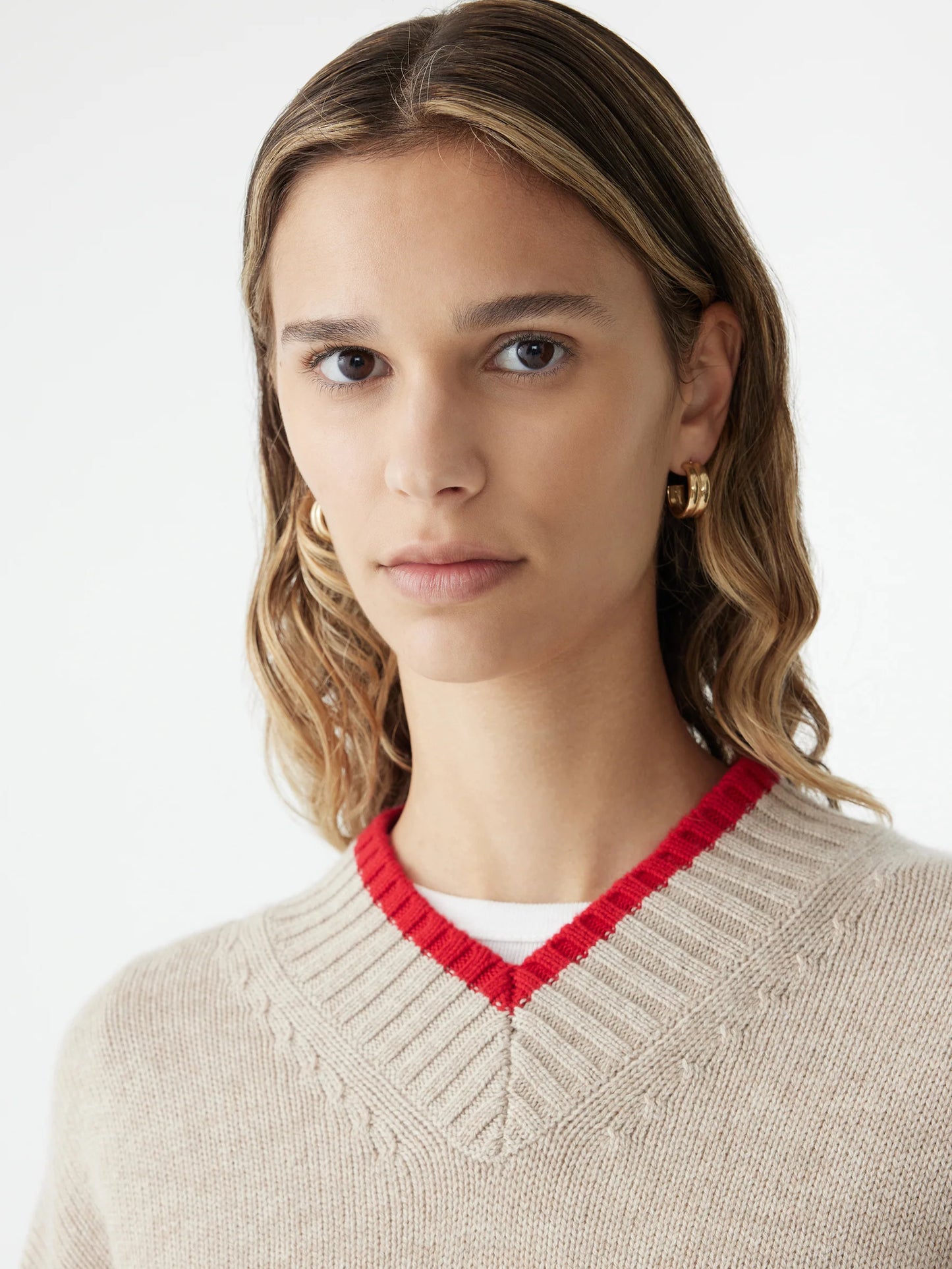 BASSIKE High V Contrast Knit-oatmeal/red