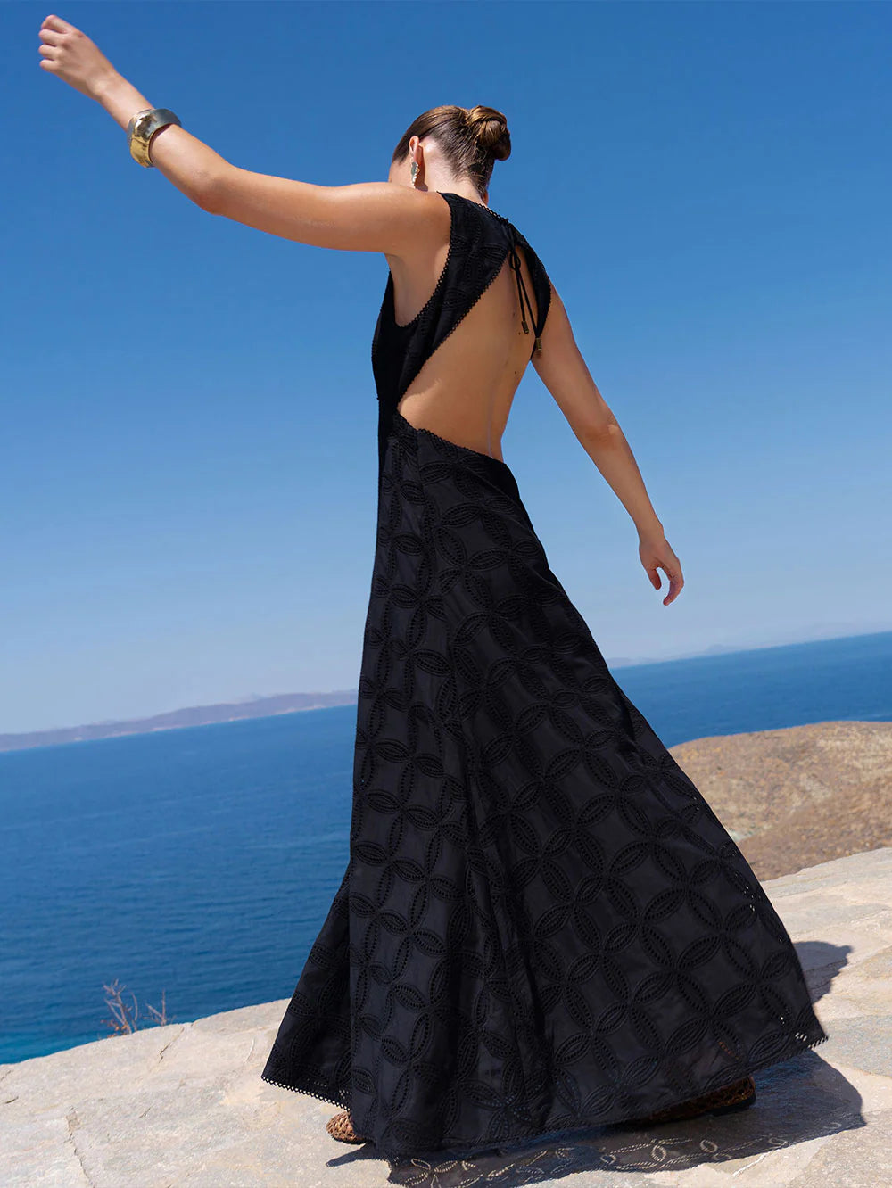 KIVARI - Rio Maxi Dress in Black