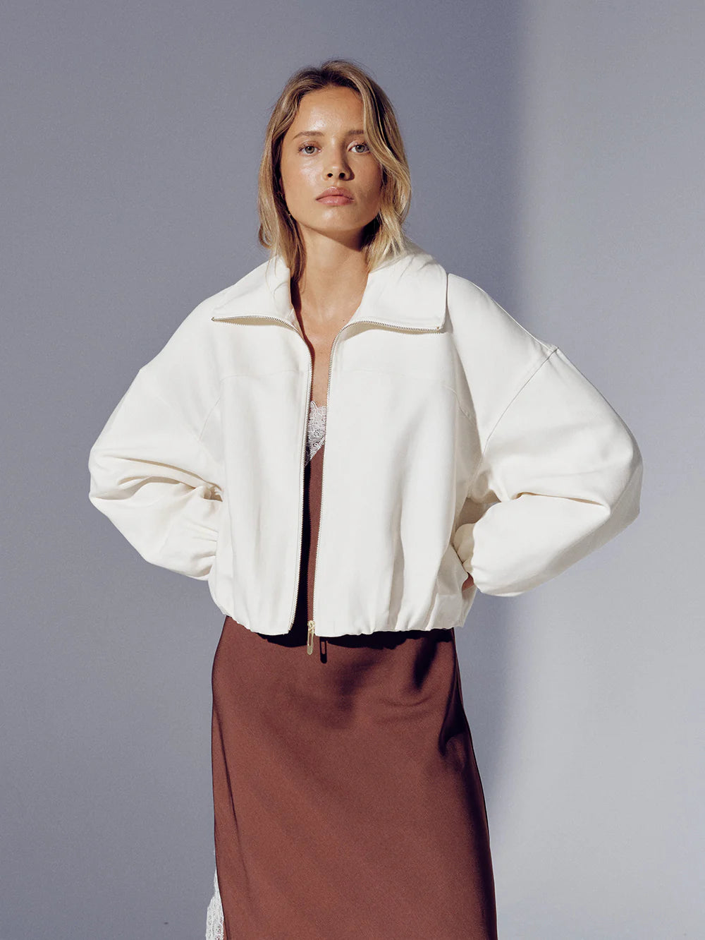 KIVARI - Cass Cropped Jacket in Cream
