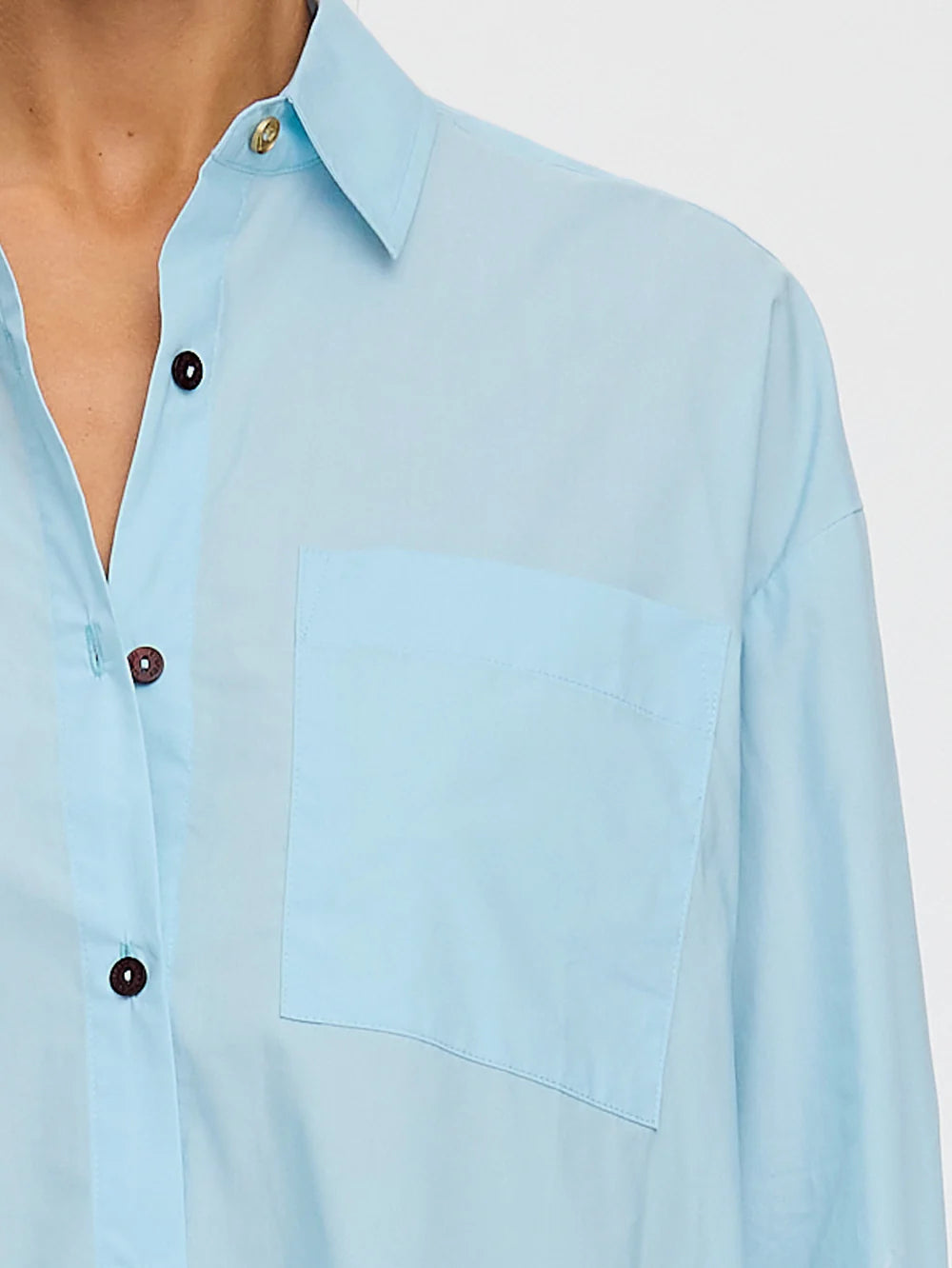 KIVARI - Becky Shirt in Sky Blue