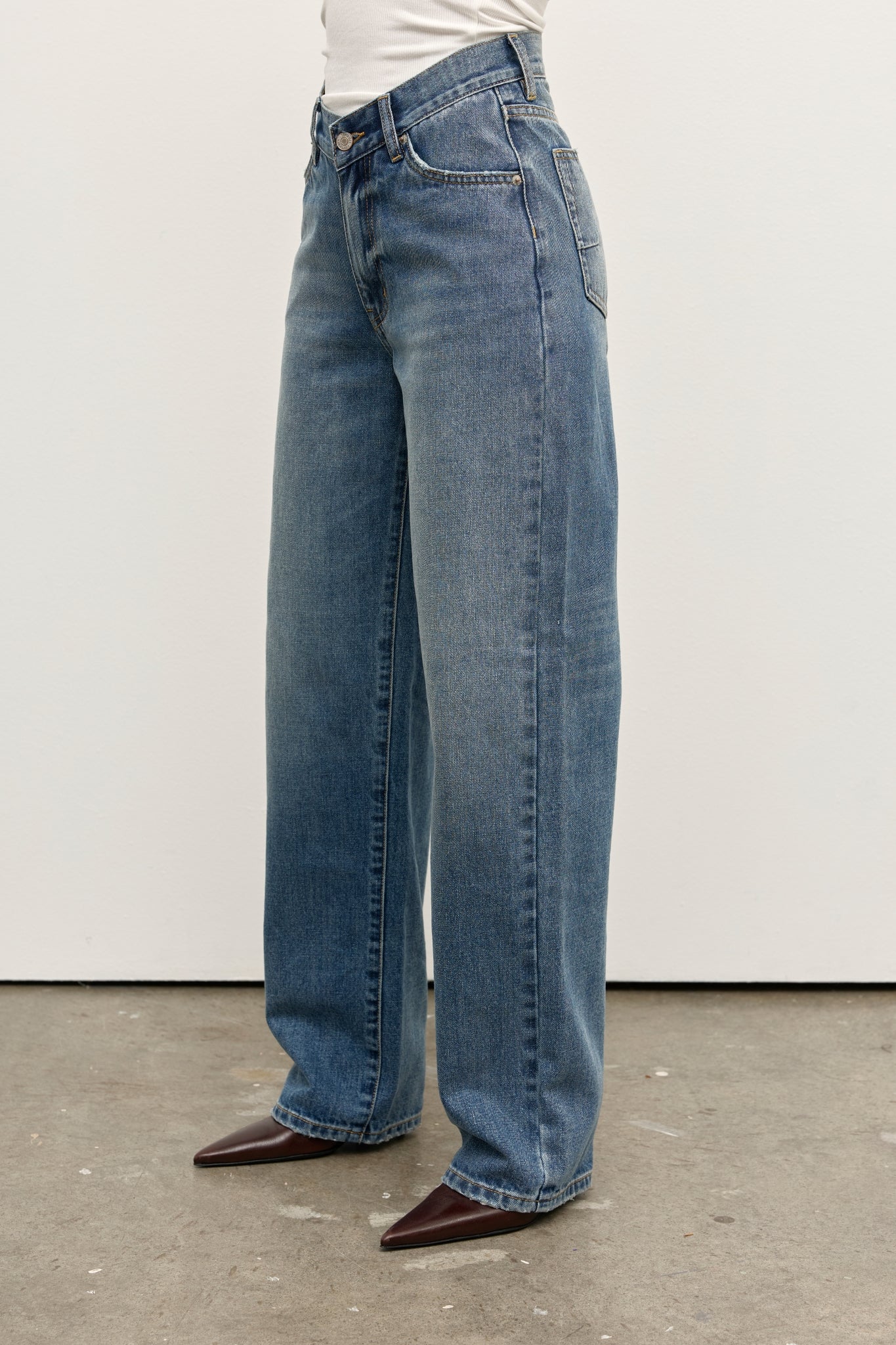 BAYSE - Vera Jean in Ash Tide