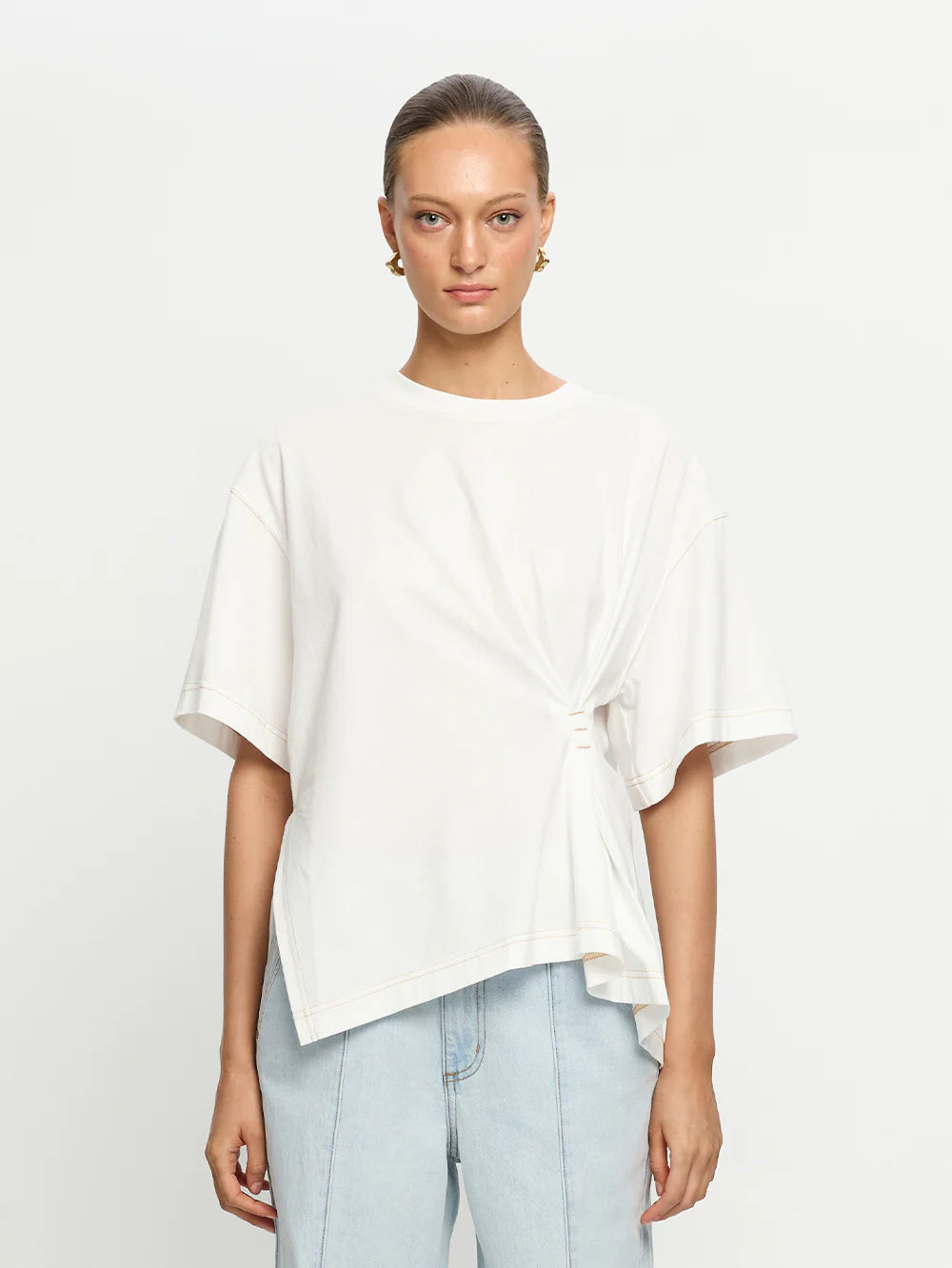 KIVARI - Vera Asymmetrical Tee