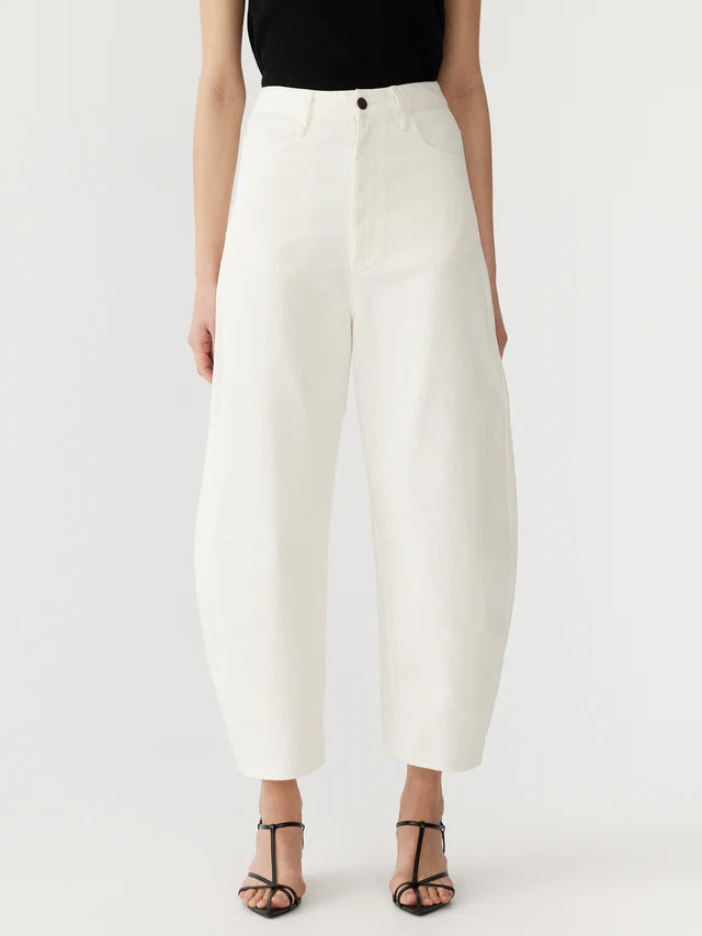 BASSIKE Cotton Twill Barrel Leg Pant-white