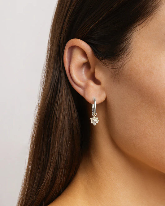 BY CHARLOTTE Bloom within Lotus Hoop-silver