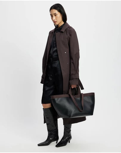 CAMILLA AND MARC Soki Tote-black/chocolate